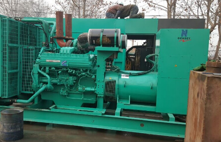 普安发电机组如何判断水冷式机油散热器内部是否需要清洗？